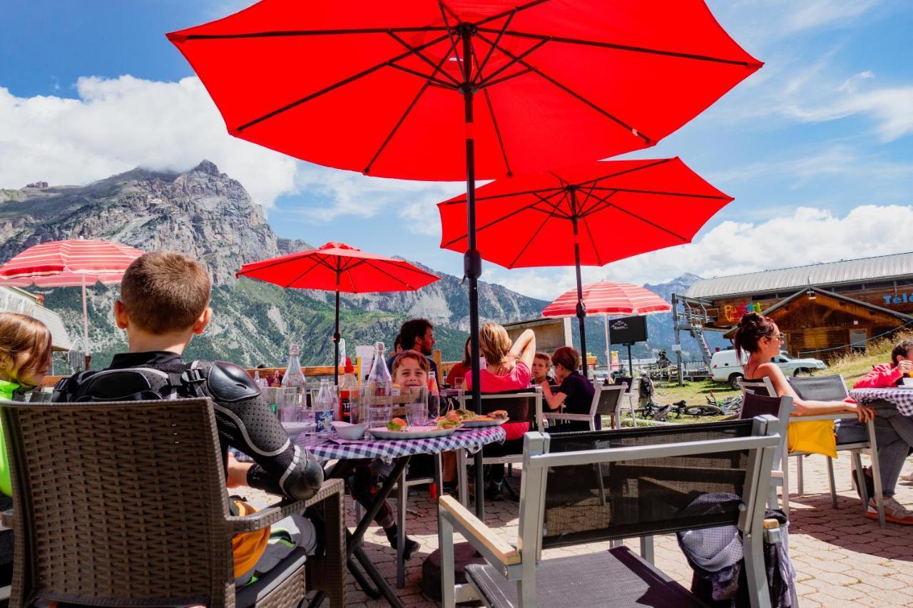 Hotel Restaurant Saint Roch Puy-Saint-Vincent Bagian luar foto