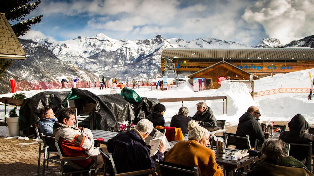 Hotel Restaurant Saint Roch Puy-Saint-Vincent Bagian luar foto